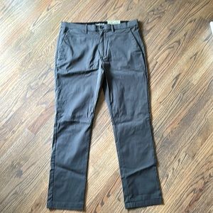 NWT • men’s Goodfellow brand • size 36/32 • slim tech chinos • grey